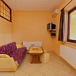 Denis 19 Apartamento