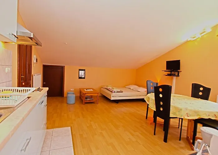 아파트 Denis 19 *