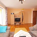 Denis 19 Apartment *