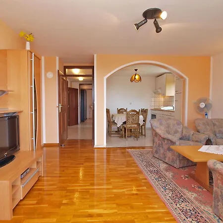 Apartman Denis 19
