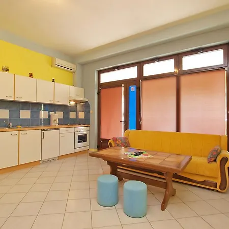 Denis 19 Apartment *
