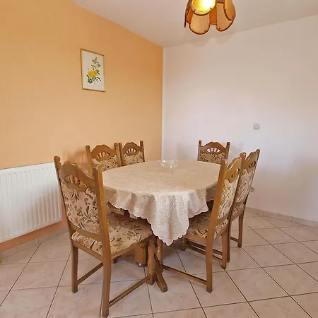 Denis 19 Apartment *