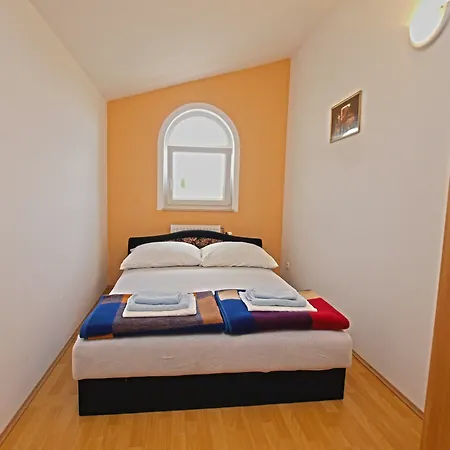 Denis 19 Apartment *